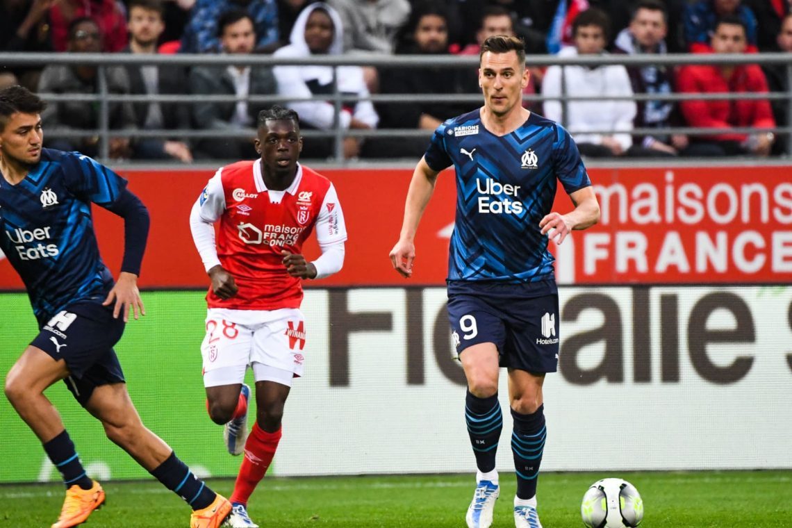 Marseille na polfinalni tekmi pred delno praznim stadionom