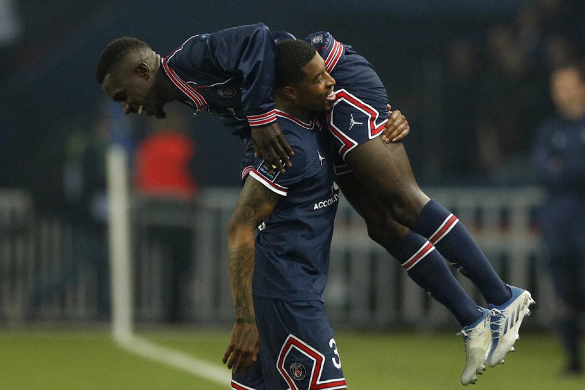 Nogometni zvezdnik Idrissa Gueye obtožen nestrpnosti