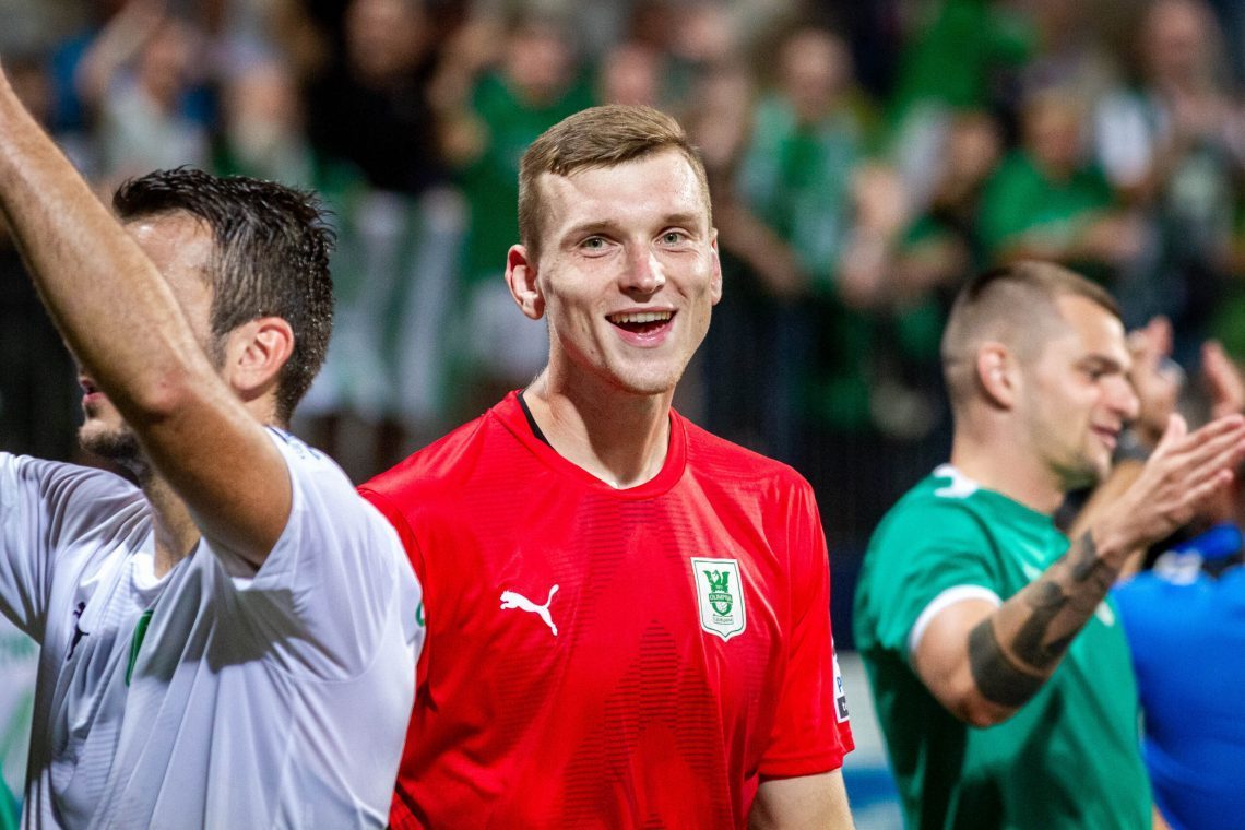 Vratar Olimpije Vidovšek z zlomljeno dlančnico