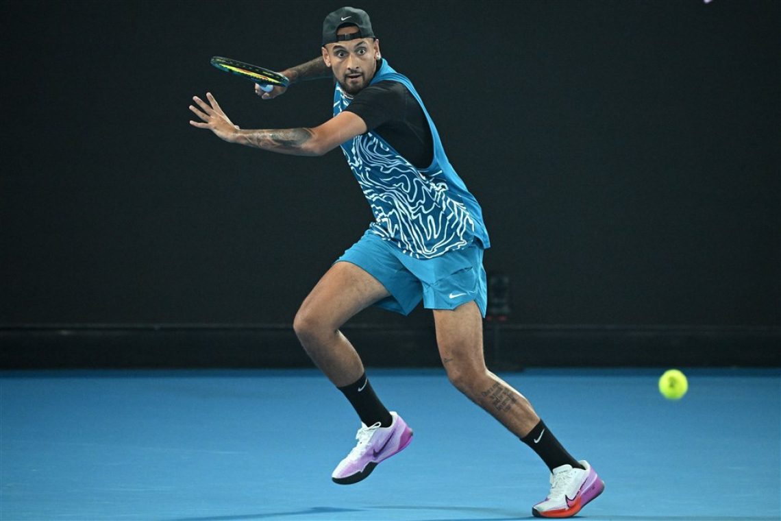 Kyrgios prestal operacijo kolena