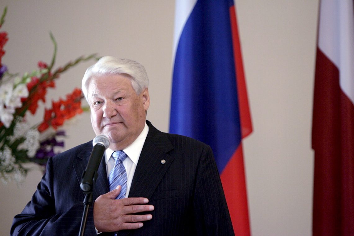 10. julij: Boris Jelcin postane predsednik Ruske federacije