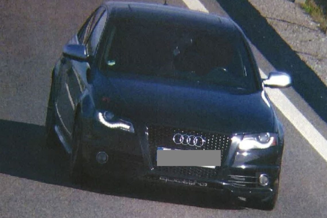 Voznik začetnik po avtocesti z 254 kilometri na uro