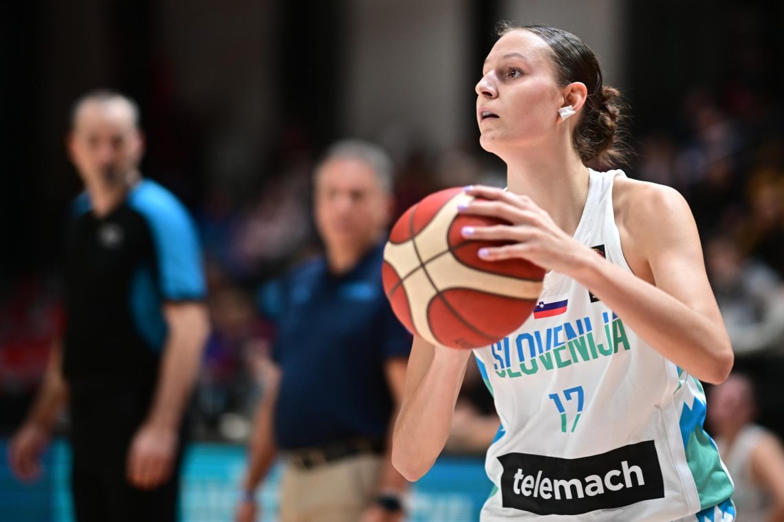 Ajša Sivka izbrana v ekipo sveta vzhajajočih zvezd