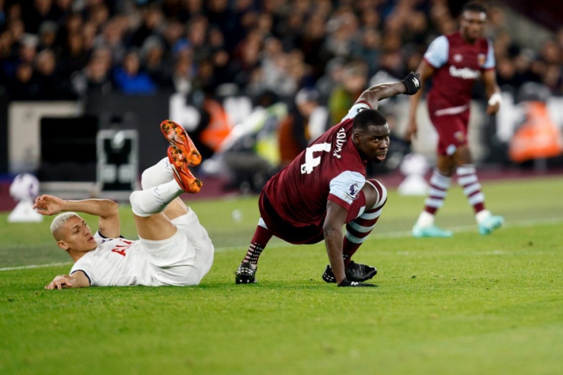 Tottenham po remiju zaostal za Aston Villo