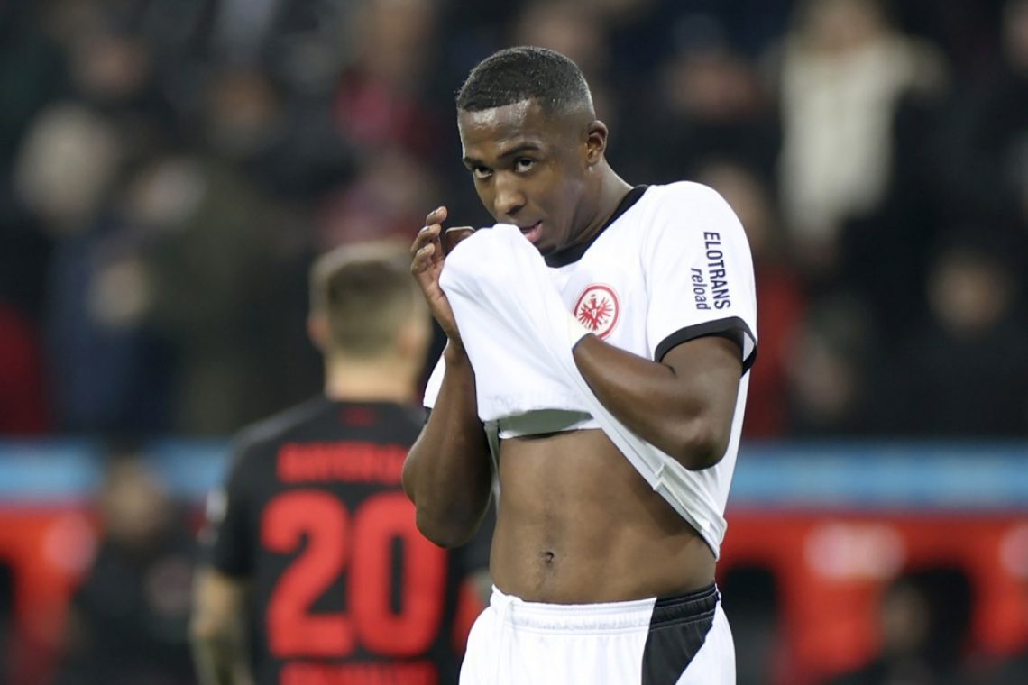 Pacho se iz Eintrachta seli k PSG