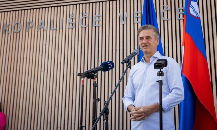 V Ljubljani odprli prenovljeno kopališče Vevče z olimpijskim bazenom