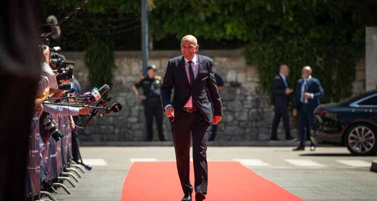 Janša v Tivtu podprl hitrejšo širitev Evropske unije