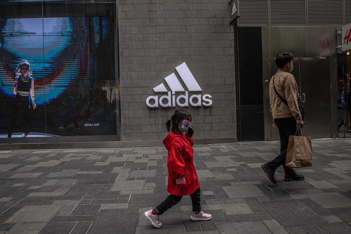 Adidas v prvem četrtletju s padcem dobička
