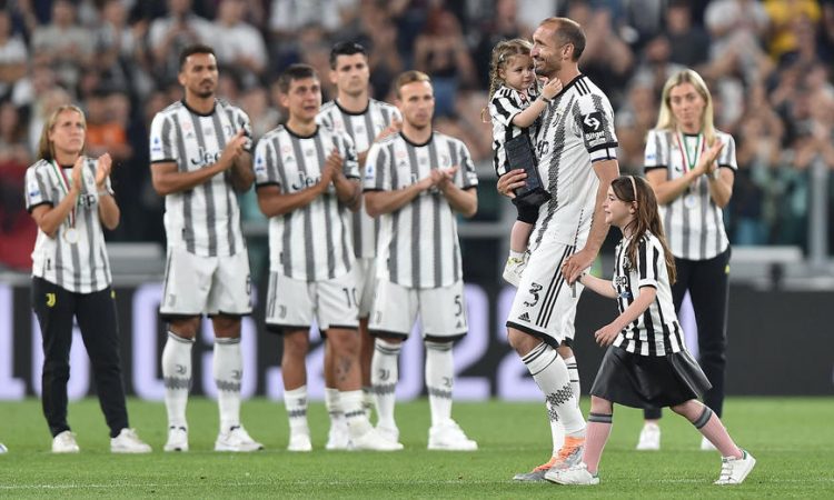 Juventus ob zadnji Chiellinijevi domači tekmi le remiziral z Laziem