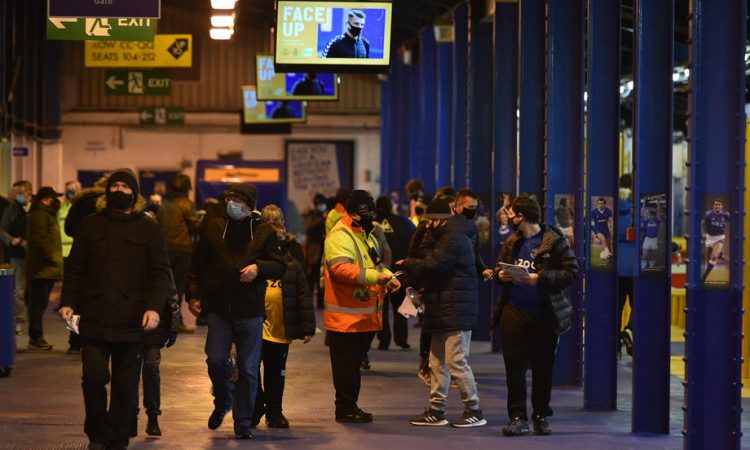 Britanska policija preiskuje incident na Goodison Parku