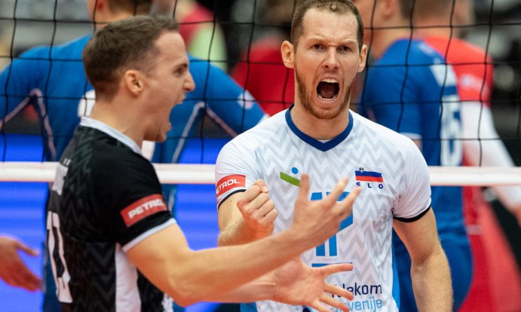 Urnaut zapušča Zenit