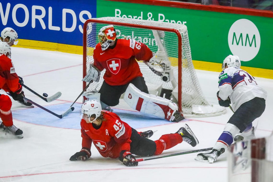 Slovenski hokejisti tudi s svetovnimi podprvaki Kanadčani