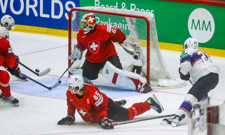 Slovenski hokejisti tudi s svetovnimi podprvaki Kanadčani