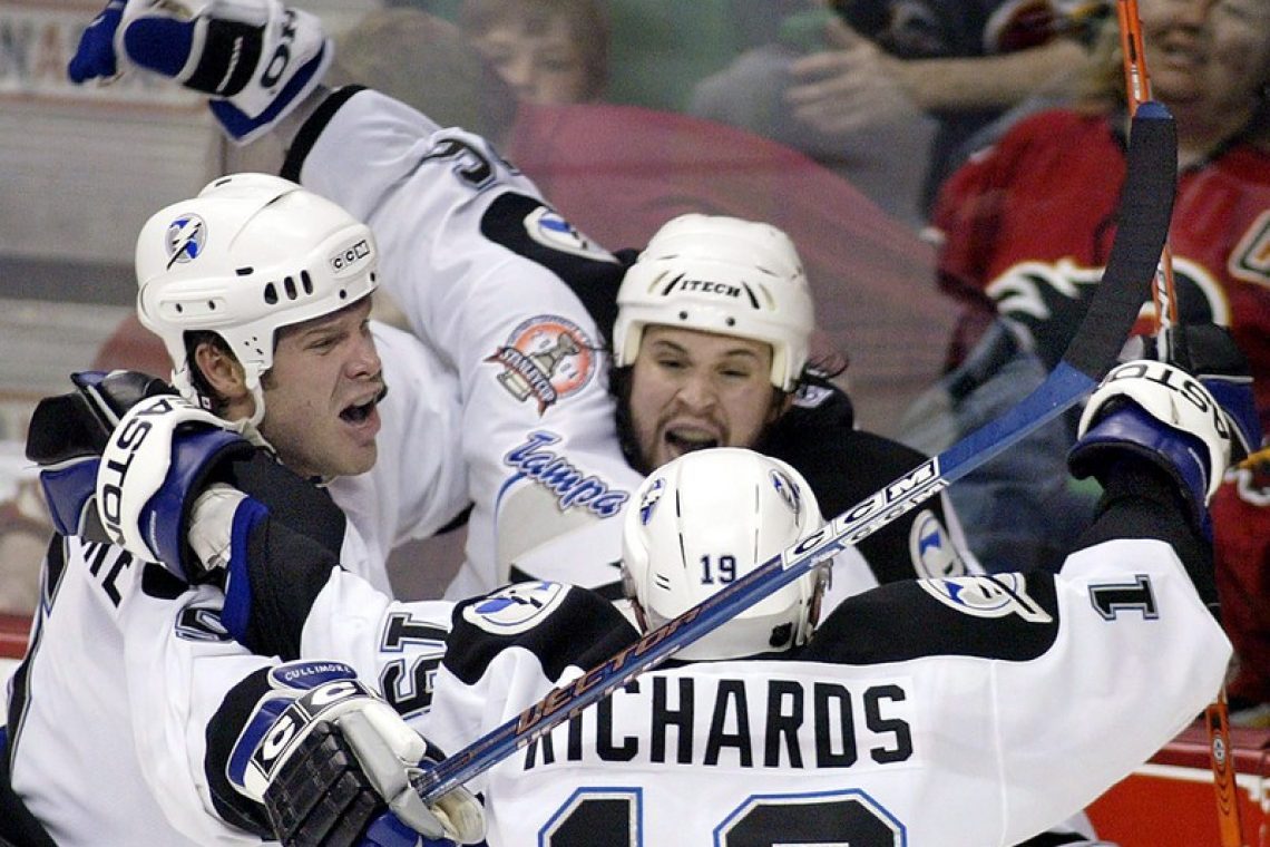 Aktualni prvaki lige NHL izenačili v finalu vzhodne konference