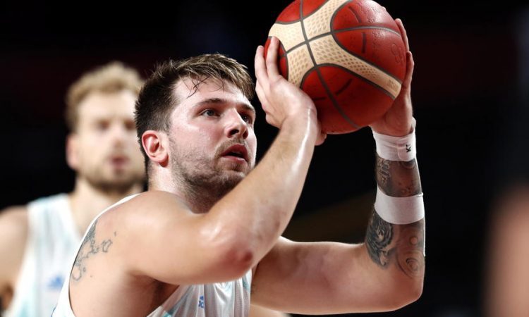Slovenski košarkarji za ogrevanje pred kvalifikacijami danes v Trstu