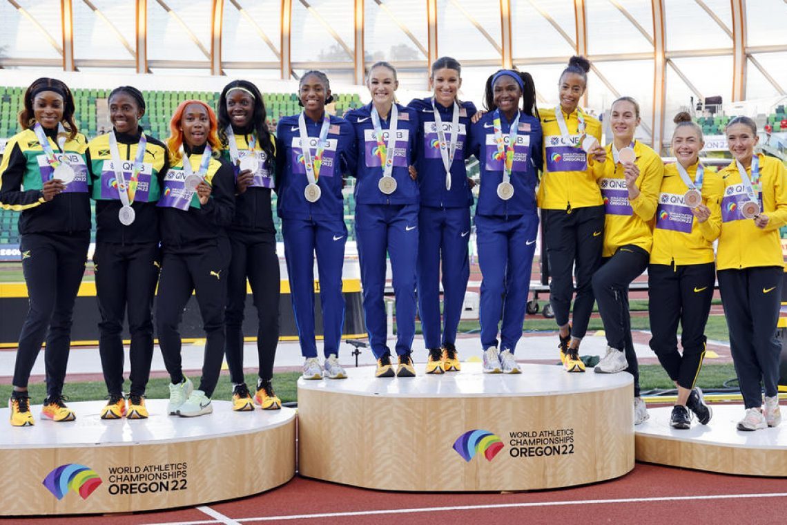 Američanke prve, Kanadčani v štafeti 4 x 100 m presenetili ZDA