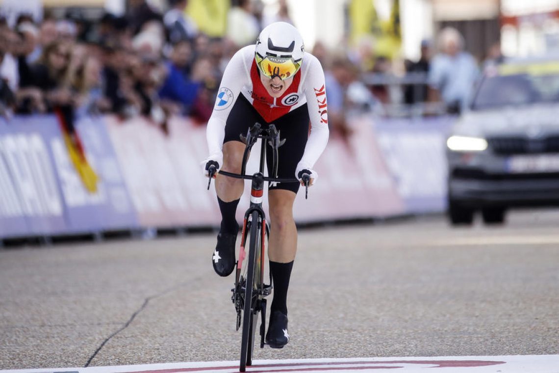 Švicarka Marlen Reusser zmagovalka razgibane etape na Touru