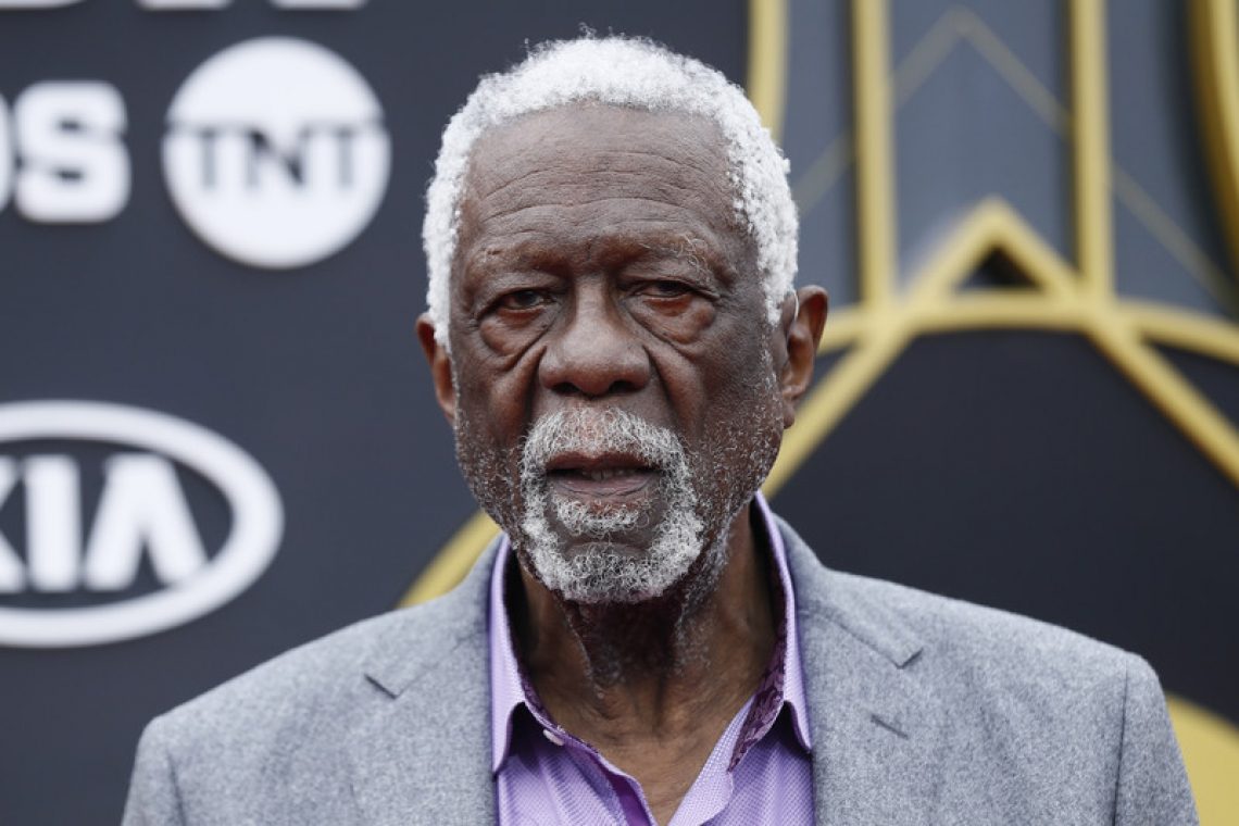 Umrl legendarni košarkar Bill Russell