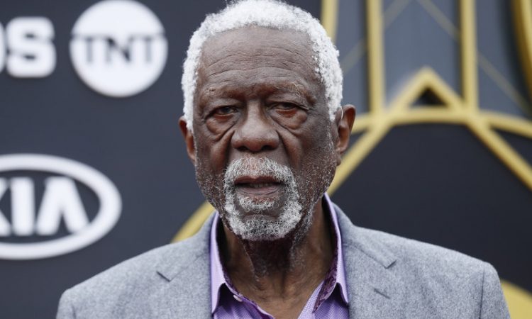 Umrl legendarni košarkar Bill Russell