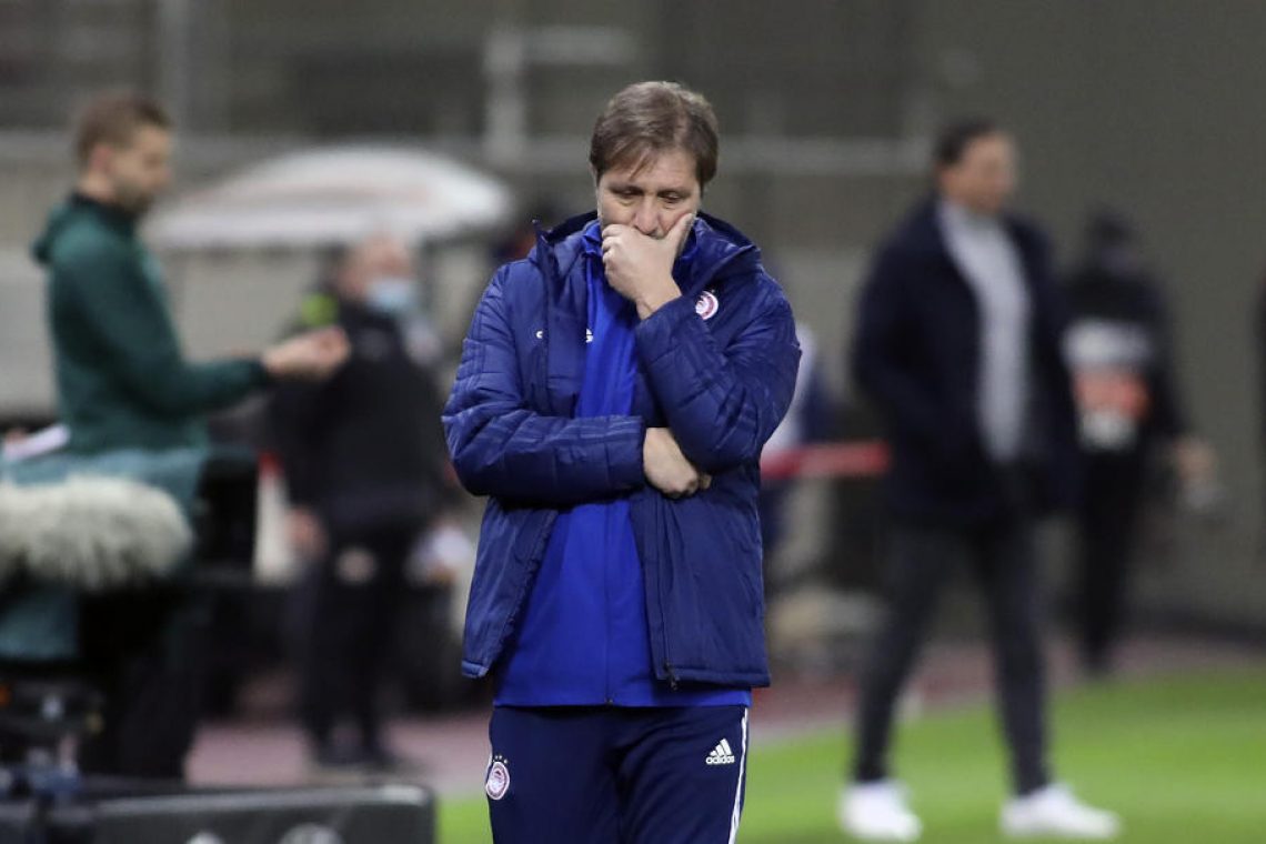 Olympiakos trenerja Martinsa zamenjal s Corberanom