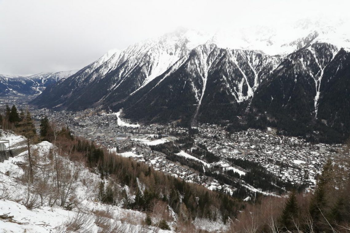 Župan vasi ob vznožju gore Mont Blanc bi od alpinistov zahteval varščino