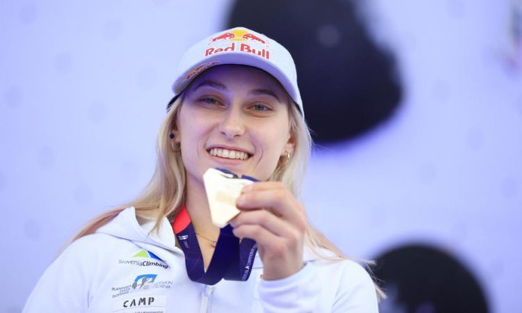 Slovenki po prvem delu kombinacije na prvem in tretjem mestu