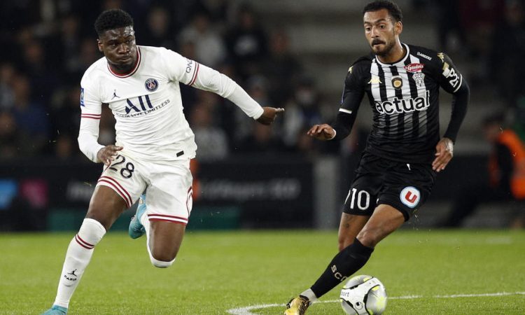 Ebimbe iz PSG na poti v Frankfurt