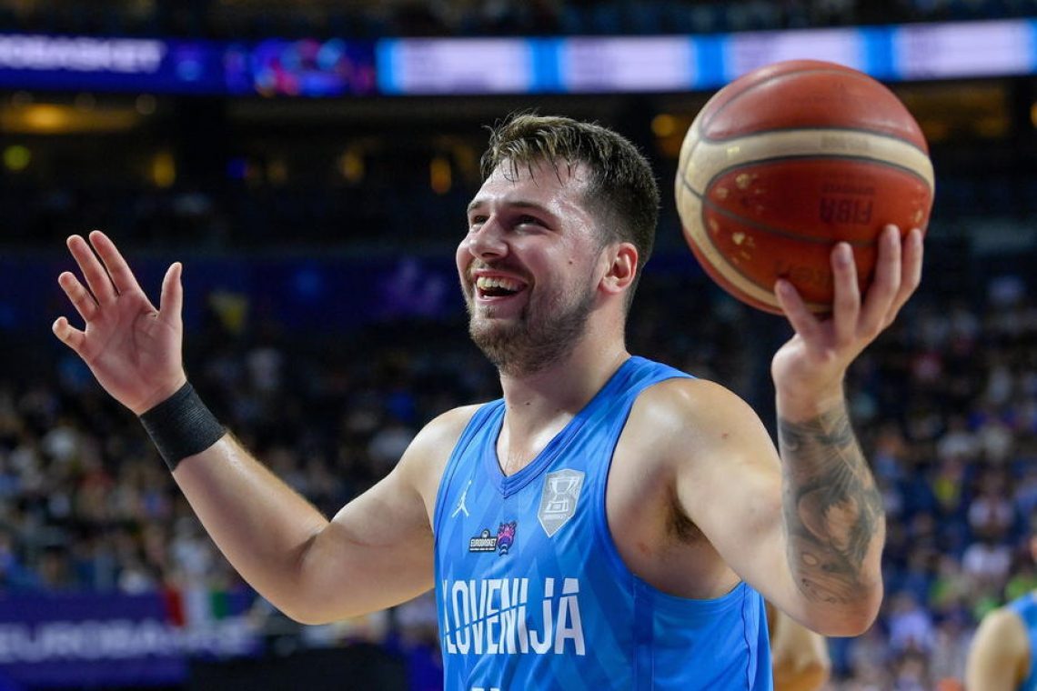 Razstava V čevljih zmagovalcev - Slovenci in Slovenke ter njihovi športni dosežki