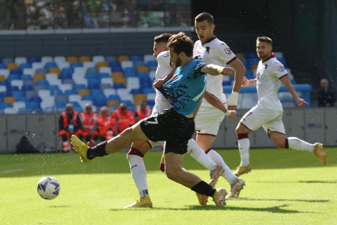 Napoli na vrhu tudi po osmem krogu