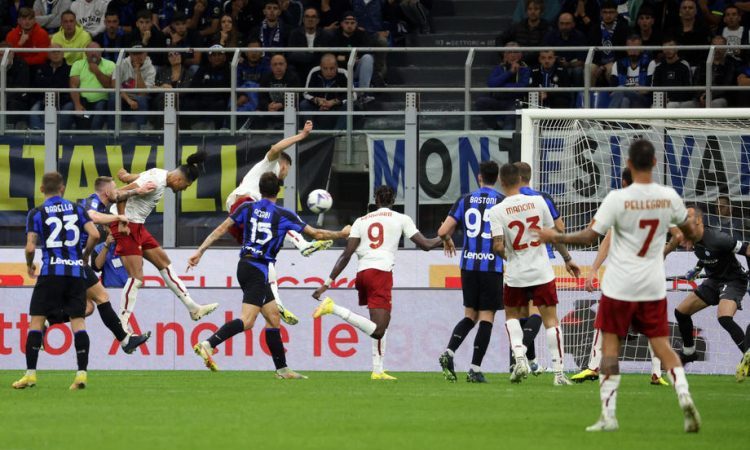 Zmaga Napolija, Roma po preobratu slavila v Milanu