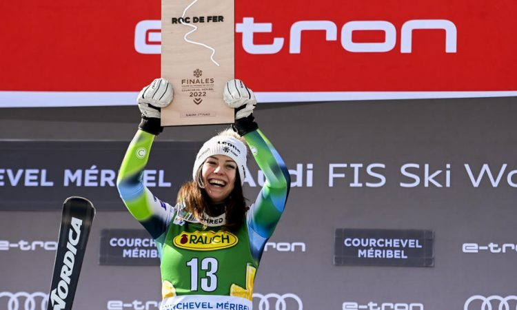 Slokarjeva zaradi strgane vezi v nedeljo na operacijo v Innsbruck