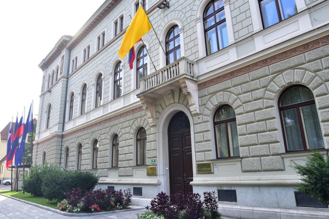 Pred volivci odločanje o novem predsedniku republike