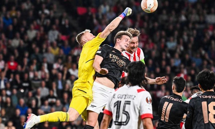 City vsaj začasno pred Arsenal, Tottenham do zmage v sodnikovem dodatku