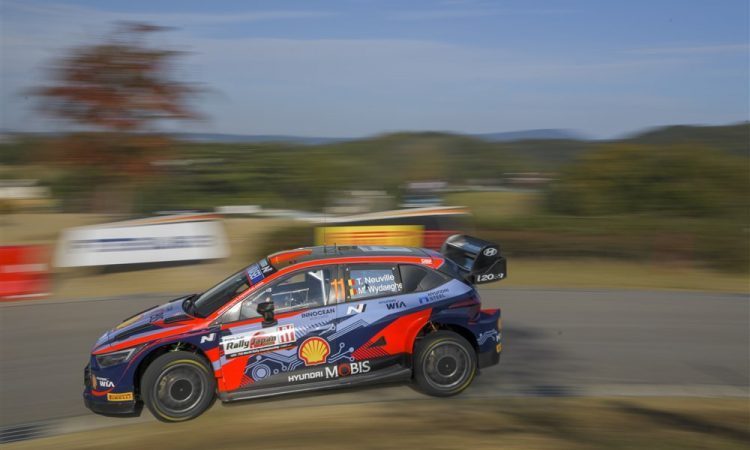 Neuville zmagovalec relija na Japonskem