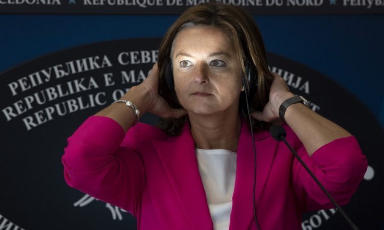 Slovenija po besedah Fajonove po vstopu Hrvaške v schengen po potrebi pripravljena uvesti nadzor na meji