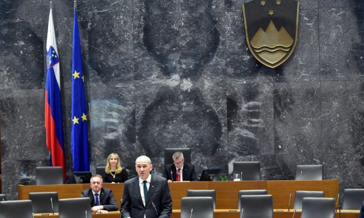 Pred poslanci odlok za zvišanje porabe države