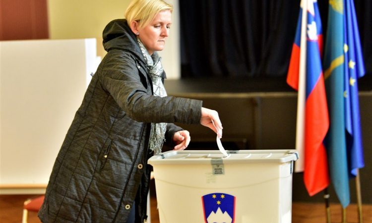 DVK razpisala drugi krog županskih volitev v 47 občinah