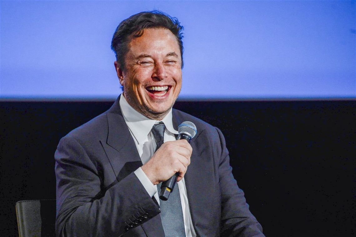 Musk za trenutek izgubil prvo mesto na Forbsovi lestvici najbogatejših