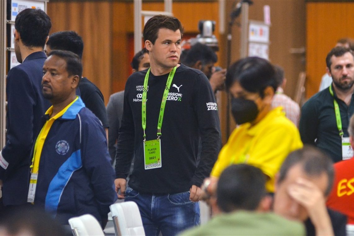 Carlsenu po zmagi na hitropoteznem šahu trojna krona