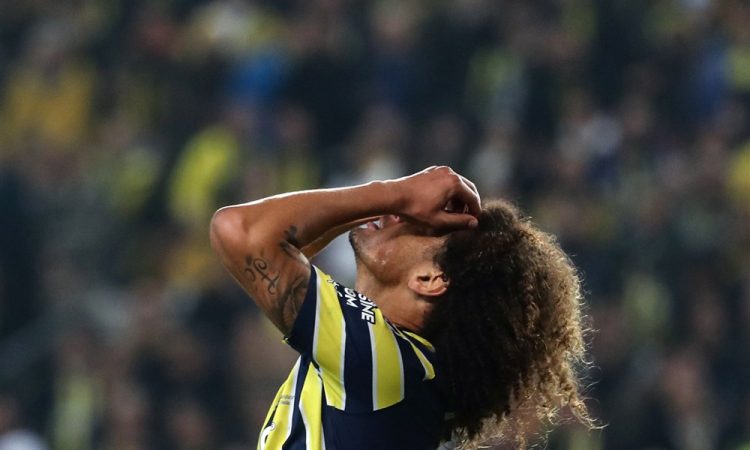 Zaradi kritik proti vladi Fenerbahče brez navijačev 