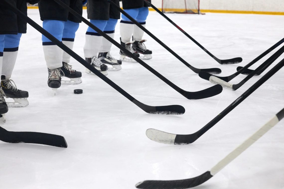 Zvezde z zmago podaljšale nastop v finalu zahoda NHL