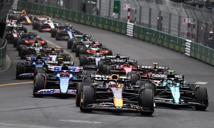 Verstappen dobil deževno monaško ulično ruleto 