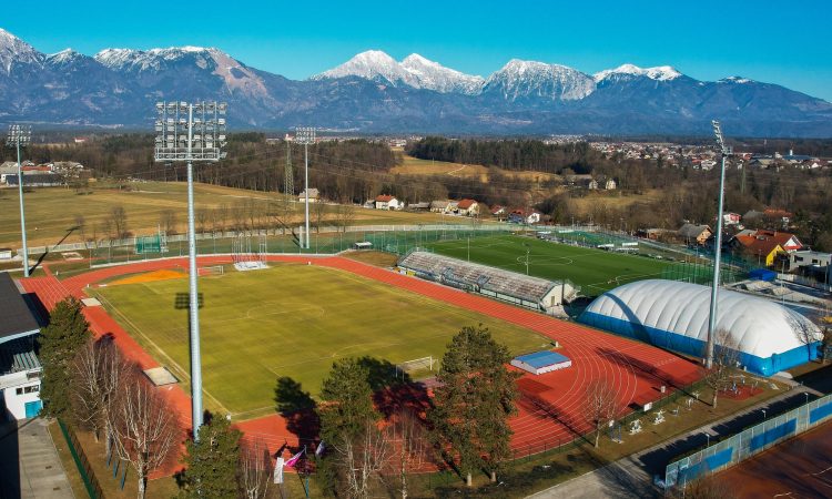 V Kranju zmage favoriziranih atletov 