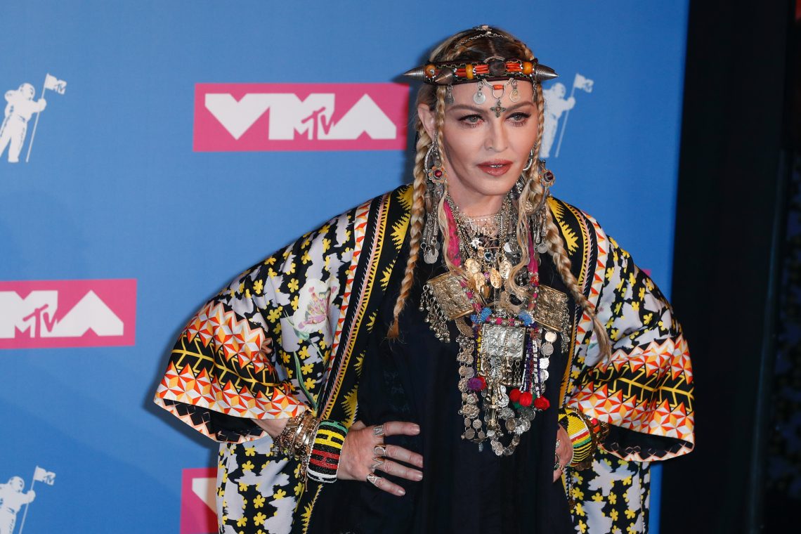 Madonna zaradi hude bakterijske okužbe preložila turnejo
