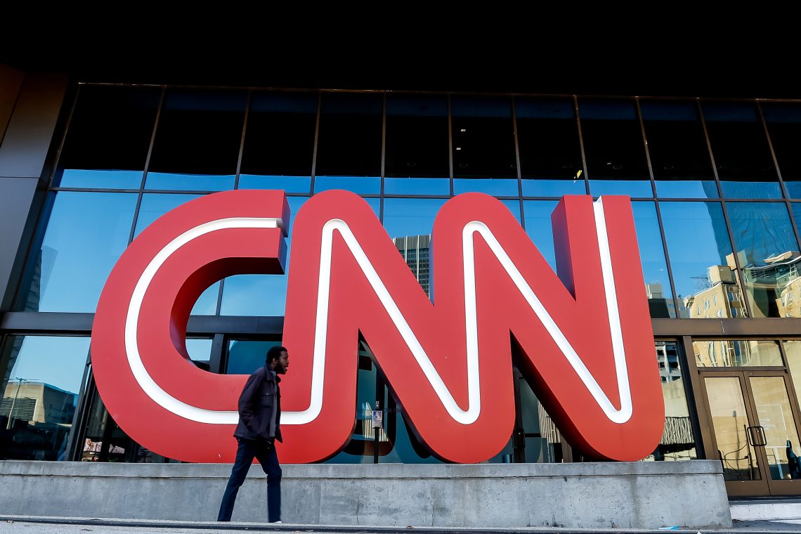 1. julij: Oddajati začne Cable News Network (CNN)