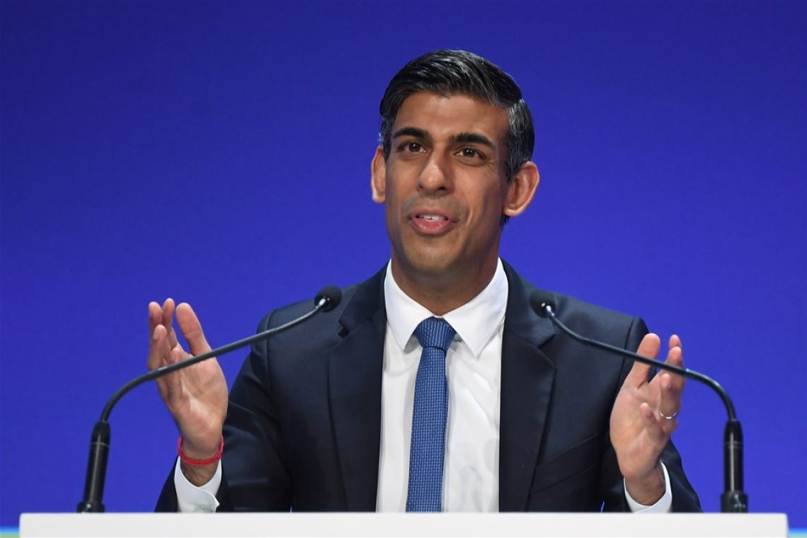Britanski premier razburil z donacijo poceni vina