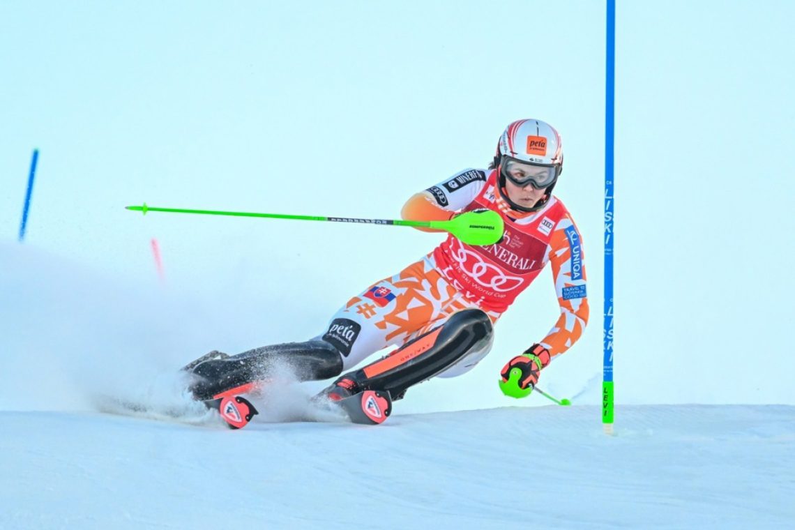 V Courchevelu slavje Petre Vlhove, Andreja Slokar deseta