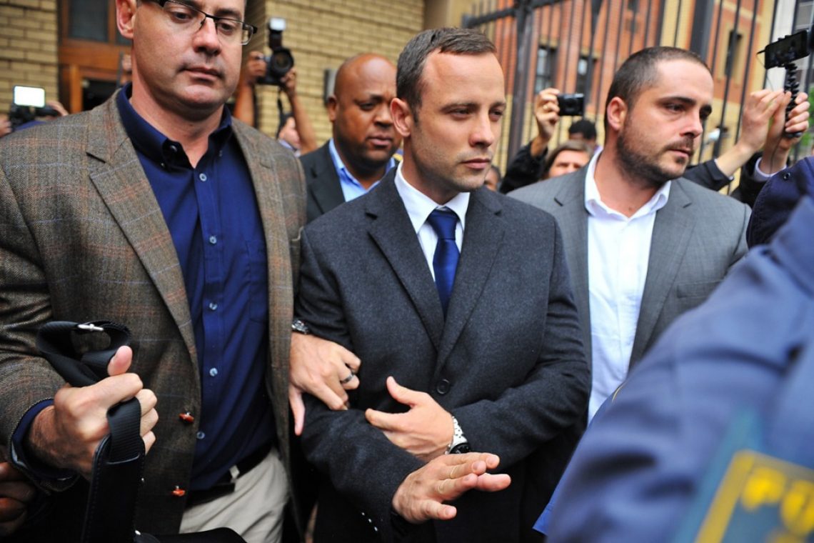 Pistorius po 11 letih pogojno na prostosti