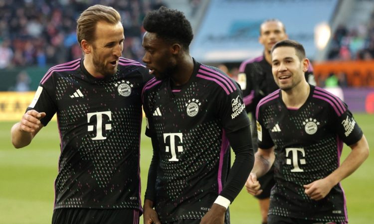Bayern tesno zmagal v Augsburgu, gol Šeška premalo za zmago Leipziga
