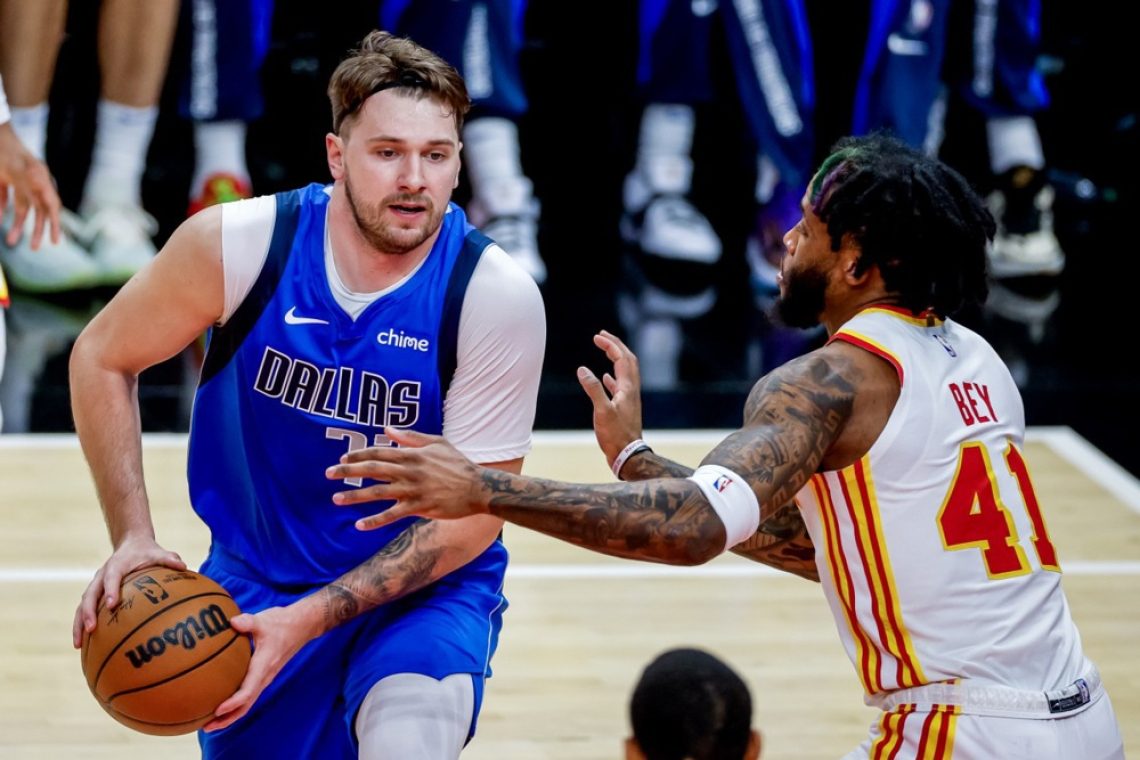 Boston v ligi NBA premagal Golden State za 52 točk
